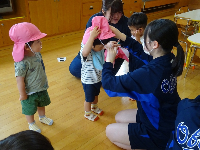 中学生のお兄さんお姉さんは大きいな～　(生保内中3年生体験学習)