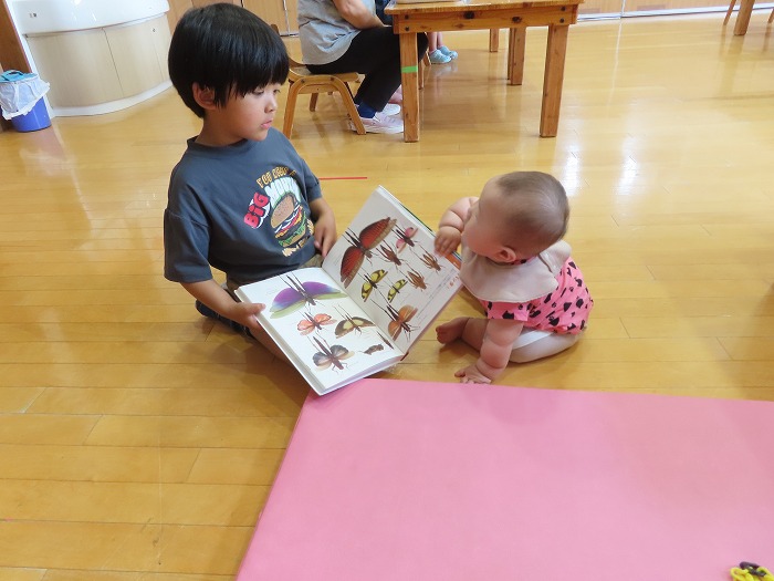 ０歳児ばなな組６月の様子