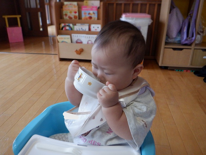 ０歳児　ばなな組　９月の様子